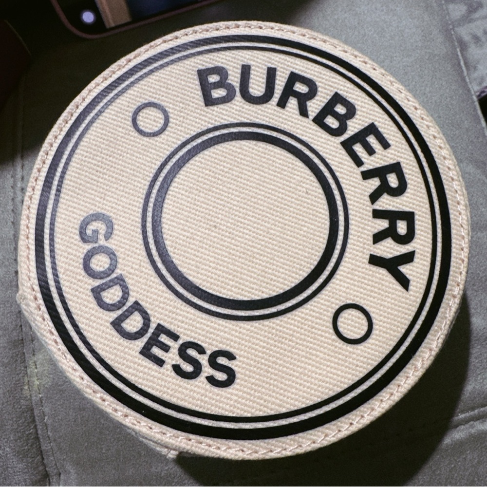 Burberry Goddess Circular Beige and Black jewelry holder